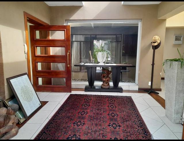 5 BEDROOM HOUSE FOR SALE IN BRYANSTON